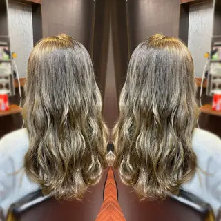 セミロング カラー ヘアアレンジ Luzir⭐︎ GEN⭐︎のヘアスタイル