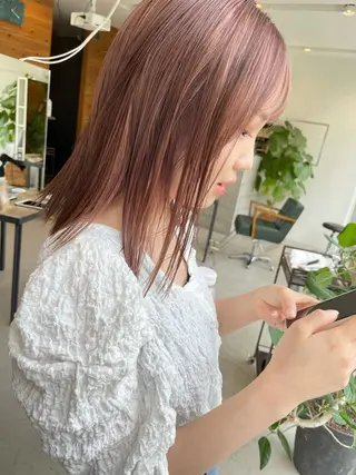 ミディアム カラー レイヤーカット ベージュカラー/小島のヘアスタイル
