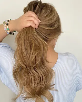 セミロング カラー ブリーチ 透明感HIDEのヘアスタイル