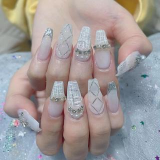 ネイル Queens テイのネイルデザイン