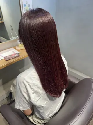 カラー もも ボブ/艶カラーのヘアスタイル