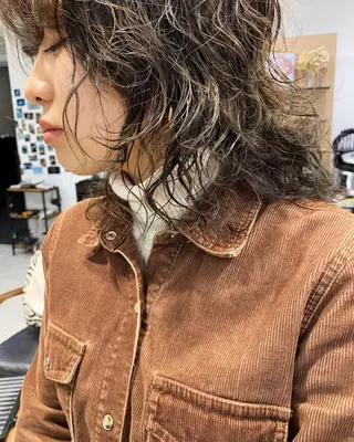 ミディアム パーマ イシマル ナオヤのヘアスタイル