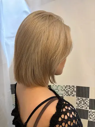 セミロング カラー 🍓ブリーチカラー 🎀nene🍓のヘアスタイル