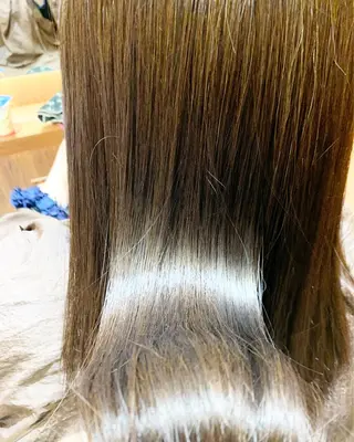 セミロング 髪質改善ストレート、 カラー清野雄大のヘアスタイル