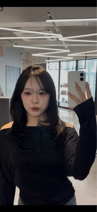 ロング 真下 瑞歩のヘアスタイル