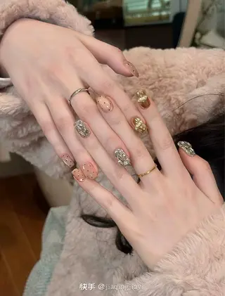 ネイル 🌈 Laule'aのネイルデザイン