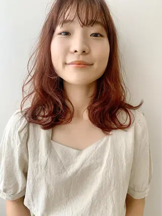 セミロング カラー 榑松 恵里のヘアスタイル