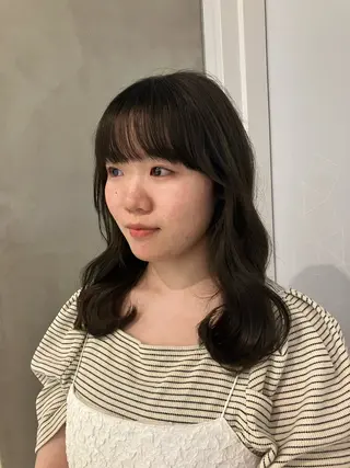 ミディアム カラー chico .のヘアスタイル