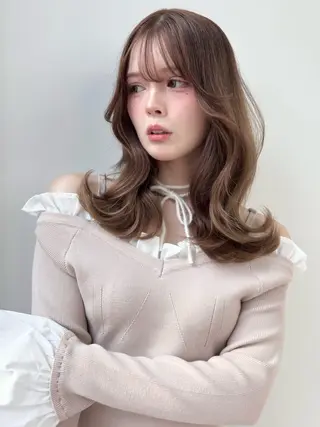 ミディアム カラー 盛れる顔周り🤍渋谷 Risa🎀のヘアスタイル