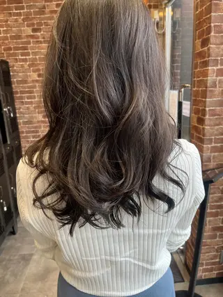ロング カラー パーマ ヘアアレンジ メンズ キッズ ネイル マツエク・マツパ アイブロウ 久木原 ゆりのヘアスタイル