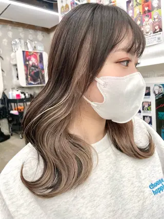 セミロング カラー インナーカラー 推し ブリーチ  髪質改善のヘアスタイル