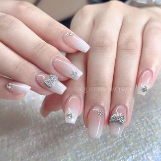 ネイル Queens テイのネイルデザイン