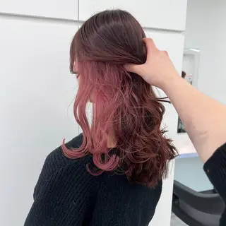セミロング カラー ヘアアレンジ 🪞official THREE 横浜🎀のヘアスタイル