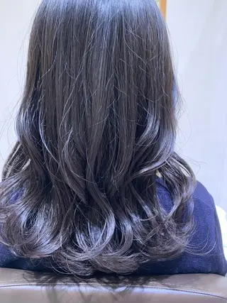 ロング ARMONY秋山輝也 コテ巻き風パーマ特化のヘアスタイル