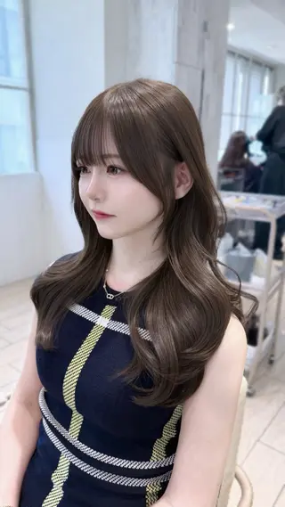 セミロング 表参道小顔カット前髪 割れ改善クロスパーマのヘアスタイル