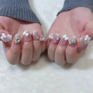 ショート yuka ⭐︎のネイルデザイン