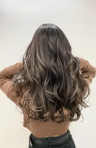 ロング カラー レイヤーカット 赤み消し　店長/大和のヘアスタイル