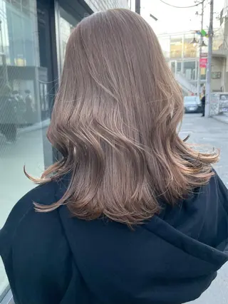 ロング ハイトーン💎 ホワイトベージュ坪谷のヘアスタイル