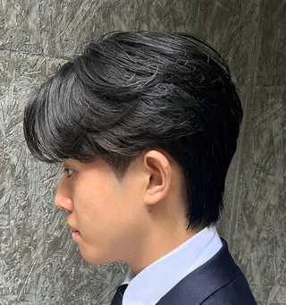 ショート パーマ メンズ 岩城 滉成のヘアスタイル