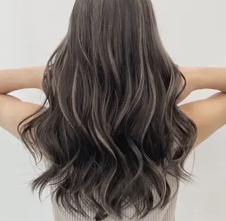 カラー KAEDE🎀 ハイライトのヘアスタイル