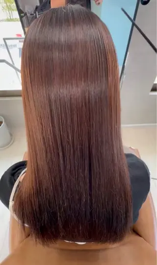ロング カラー 吉井 緋音のヘアスタイル