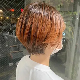 ショート カラー レイヤー/透明感 カラー　いくらまゆのヘアスタイル