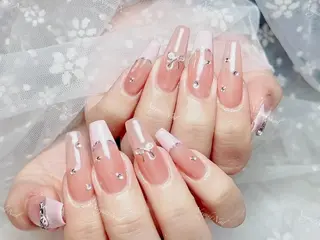 ネイル 🦋 Queenieのネイルデザイン
