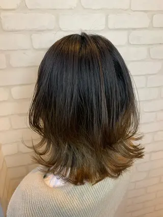 セミロング 秋葉 万柚子のヘアスタイル