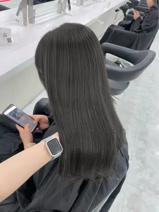 ロング カラー ラベンダー💜 グレージュ🩶のヘアスタイル