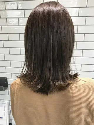 ミディアム カラー レイヤー べージュ 白石研太のヘアスタイル