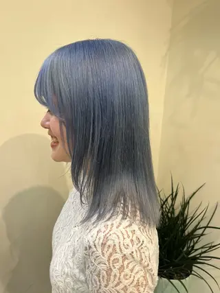 セミロング カラー momoka 表参道のヘアスタイル