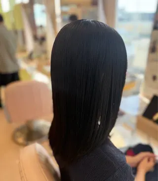 ミディアム 伊熊 梨紗のヘアスタイル