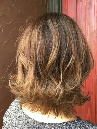 ミディアム カラー plaatje 義見のヘアスタイル