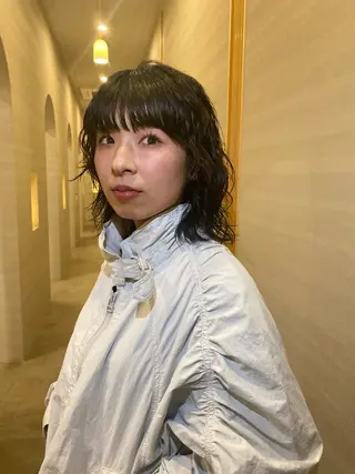 ミディアム レイヤー・ハッシュ ・ウルフカット/川崎のヘアスタイル