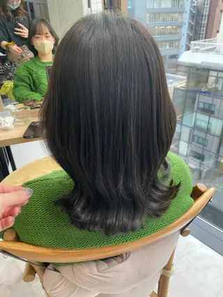 ミディアム カラー 似合う髪型見つけます AYAKAのヘアスタイル