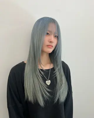 ロング カラー 赤みゼロ/透明感 カラー🌿KANTAのヘアスタイル