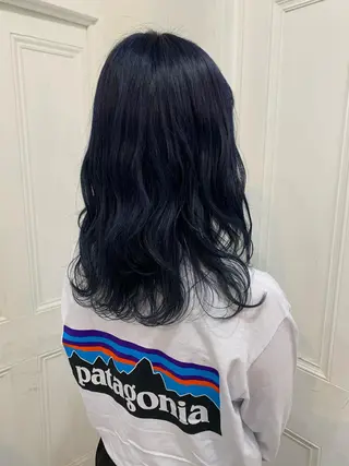 ロング カラー wakana/ 柔らかベージュカラーのヘアスタイル