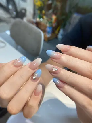 セミロング T&D NailSalonのネイルデザイン