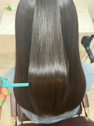 ロング 【髪質改善 艶髪】 布川 莉穂のヘアスタイル