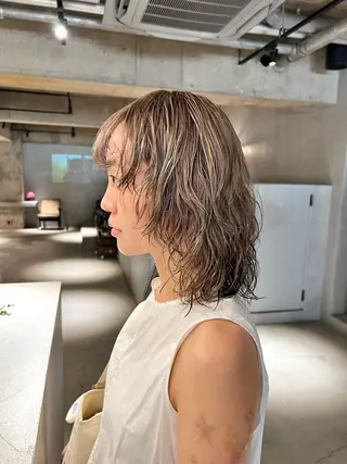 ミディアム カラー 宮川 日菜子のヘアスタイル