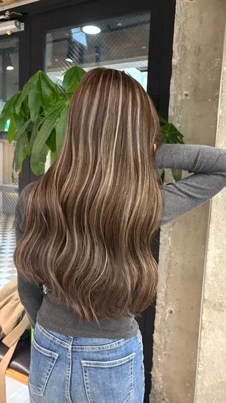 ロング カラー KAEDE🌺Wカ ラー/ホワイトカラーのヘアスタイル
