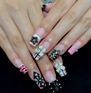ネイル Iconic Nailのネイルデザイン