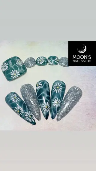 ネイル shoko🌙 Moonsのネイルデザイン