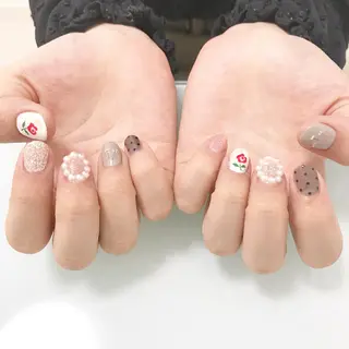 ネイル 板垣 綾乃のネイルデザイン