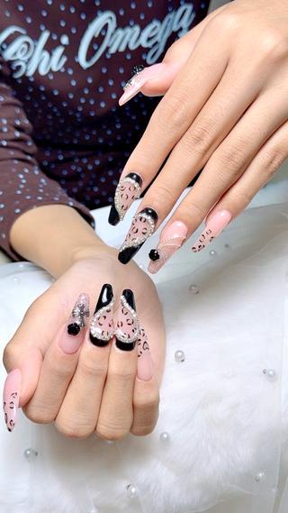 ネイル Crystal Nailのネイルデザイン