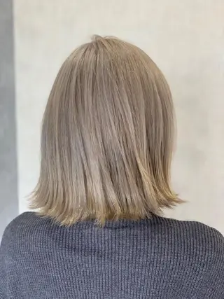ショート カラー LUXBE LUCEのヘアスタイル