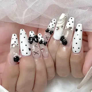 ネイル Akiho🍒 堺筋本町ネイルサロンのネイルデザイン