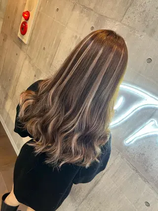 ロング カラー パーマ ヘアアレンジ メンズ キッズ ネイル マツエク・マツパ アイブロウ ミルクティーハイトー ン💖Mikaのヘアスタイル