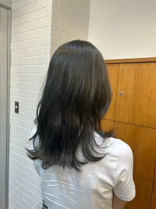 セミロング カラー 明津 桜空のヘアスタイル