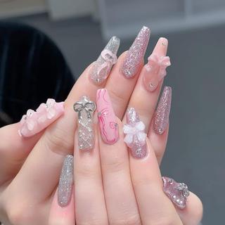 ネイル Queens テイのネイルデザイン